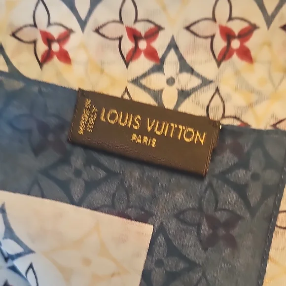 Authentic Vintage Louis Vuitton Cotton Monogram Scarf-Beautiful! - Picture 5 of 6